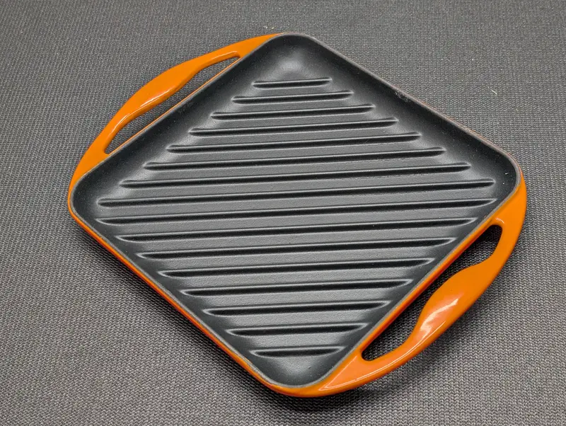 Le Creuset Enameled Cast Iron Square Grill Pan (24 Cm / 9.5 In), Flame Orange 1