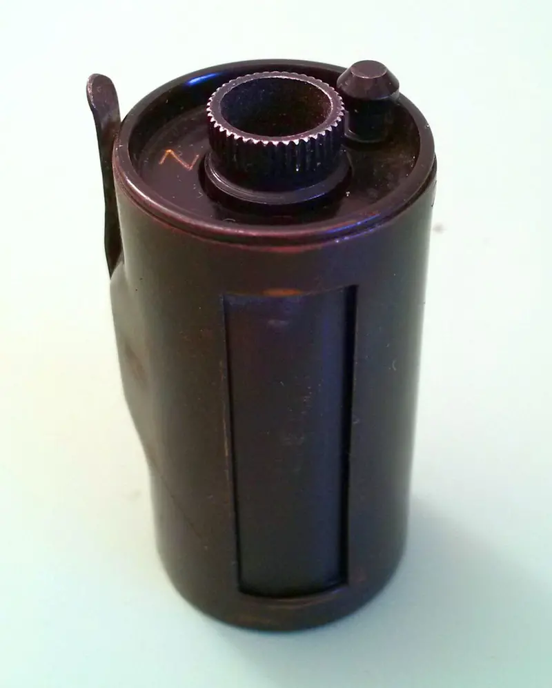 Leica Filca Reloadable Cassette – Ernst Leitz Screw-Mount Film Accessory 1