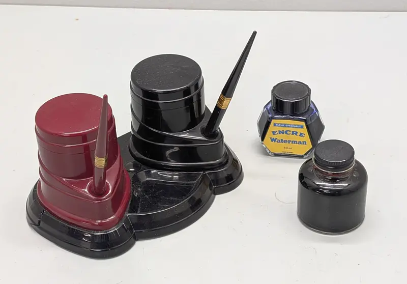 Morriset Dual-Inkwell Banker’S Desk Set – C.1940 Usa-Made With Matching Pens And Ink 1