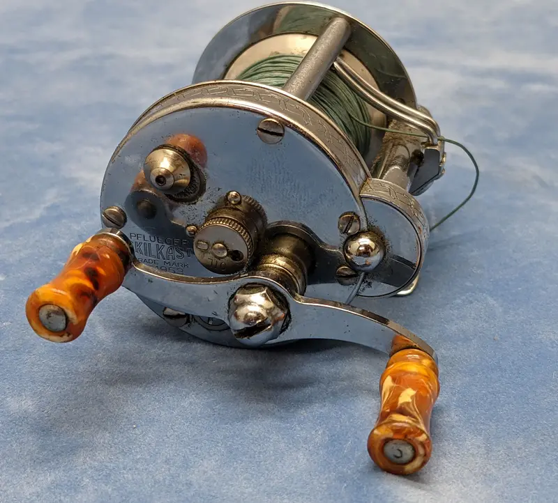 Pflueger Skilkast Model 1953 Spincast Reel – American Craftsmanship 1