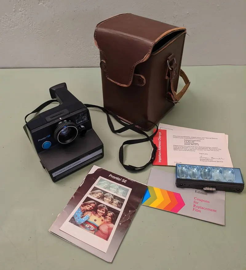 Polaroid Pronto Se Sx-70 Instant Camera – Classic Folding Model With Original Storage Case 1