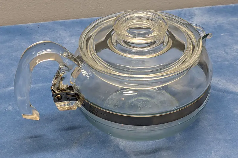Pyrex Flameware #8446B Teapot – 6-Cup Blue-Glazed Ceramic Design With Secure Lid 1