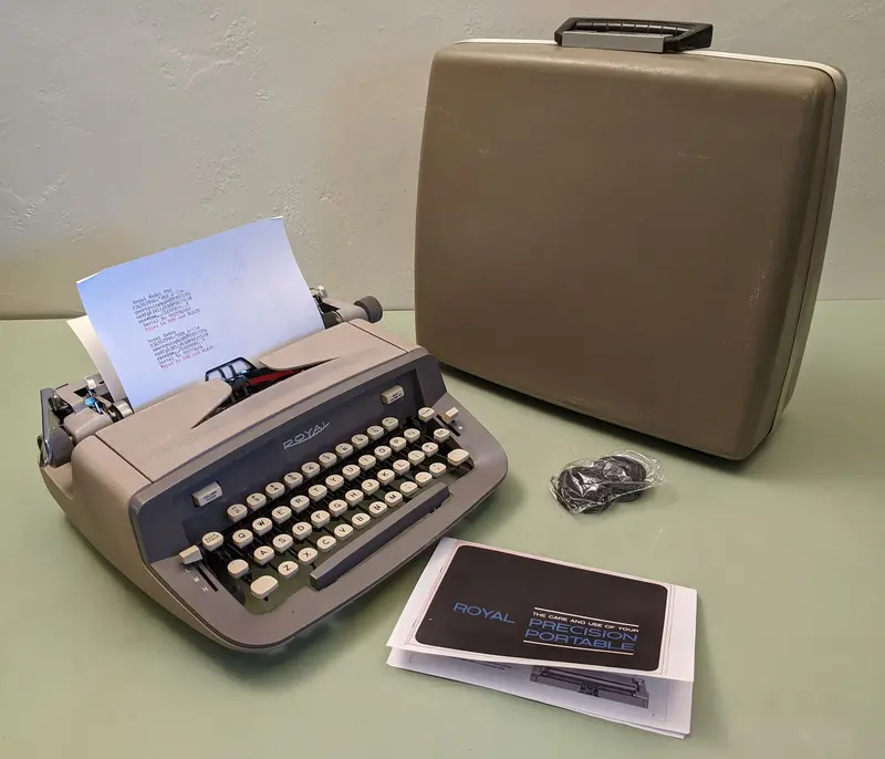 Royal Sabre Portable Manual Typewriter – Compact Travel-Friendly Typing Machine 1