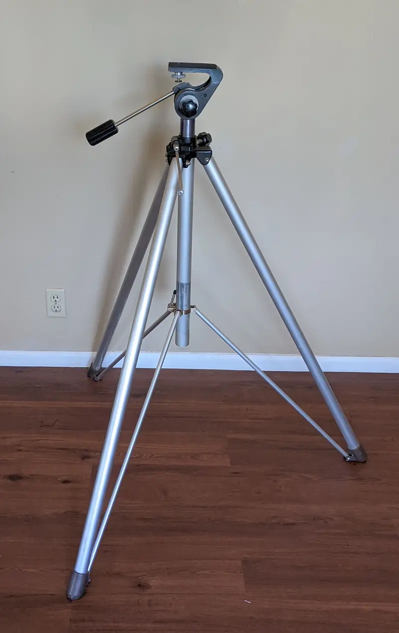 Smith-Victor Hd High-Boy Professional Tripod With Large Pan/Tilt Head 1