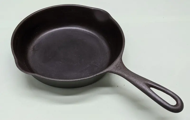 Wagnerware High Script Logo Cast Iron Skillet – Model 1055H, 8-Inch Diameter 1